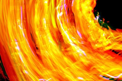 Motiv Feuer, Heiliger Geist. Foto: Peter Weideman, pfarrbriefservice.de